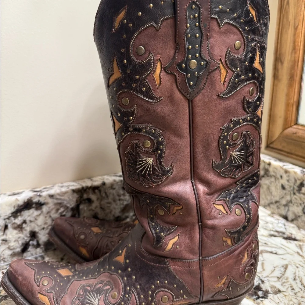 Lucchese Brown and Tan Heeled Boots - Picture 4 of 10